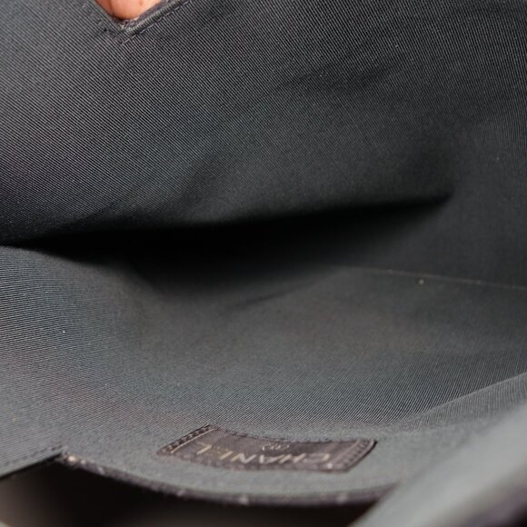 Vtg Chanel Satin Matelasse Clutch Handbag Made In France, Size 9.5 in x 11.75 in - Picture 3 of 16